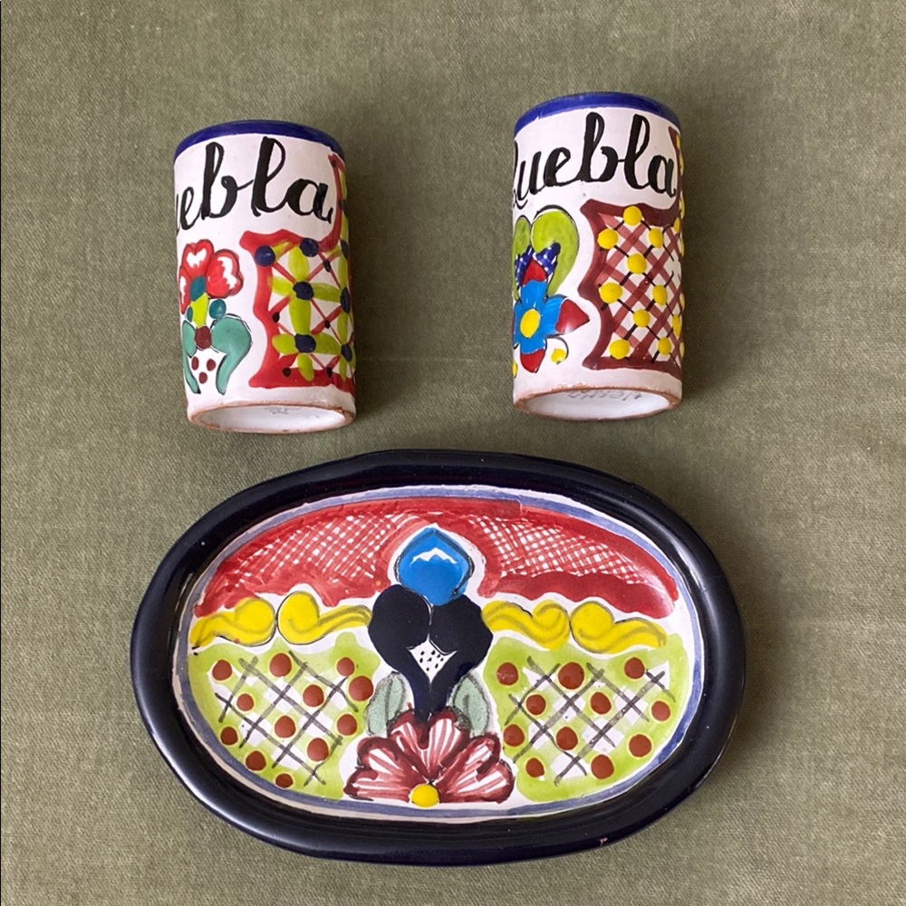 Colorful Talavepa Puebla Ceramic cups shot glasses dish tray.  #09